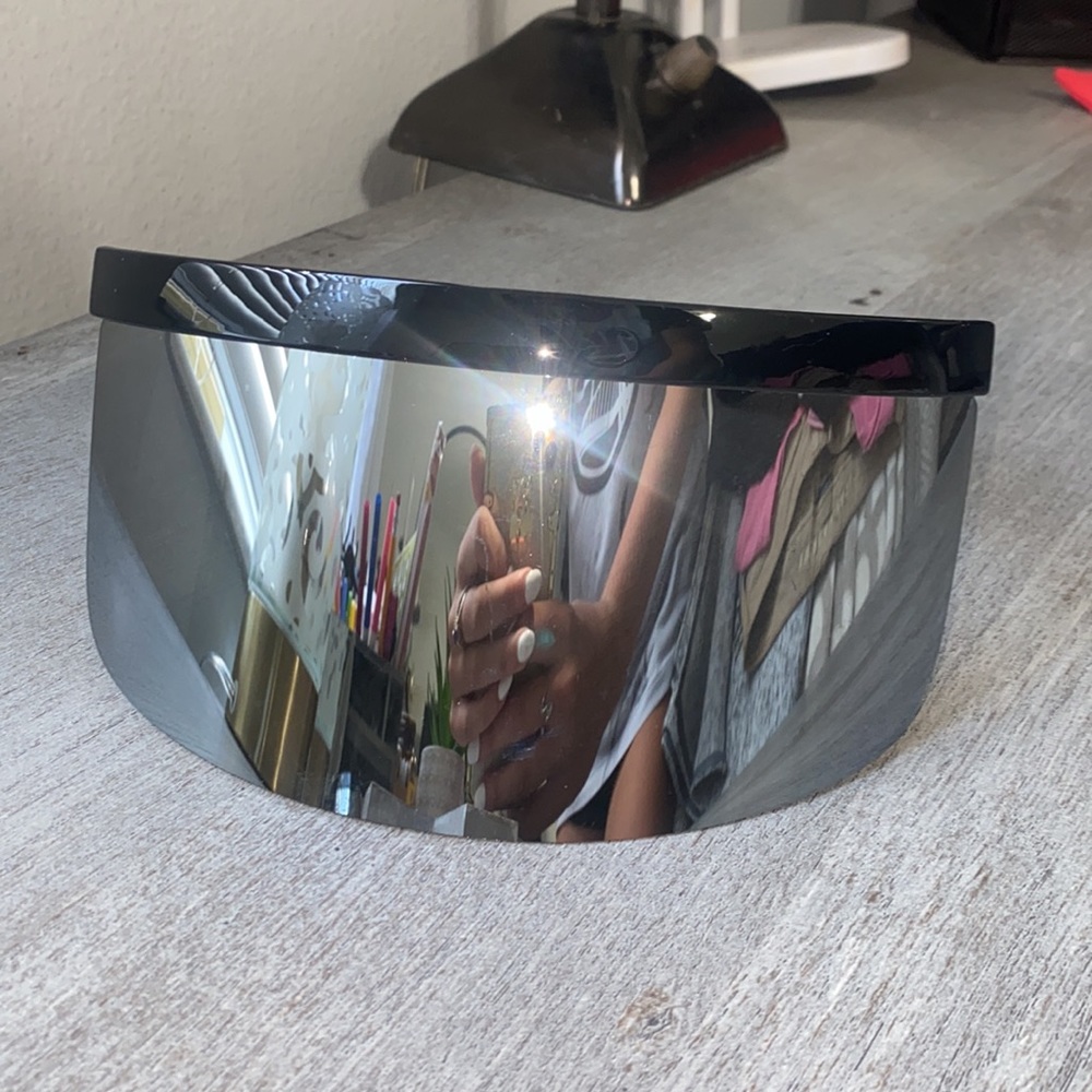 Reflective Glasses - Picture 2 of 3